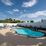 Villa Solace Blanca Playa Blanca Stylish Comfort Prime Location *
