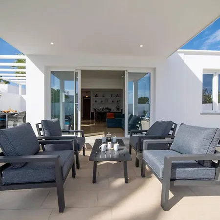 Villa Solace Blanca Playa Blanca Stylish Comfort Prime Location