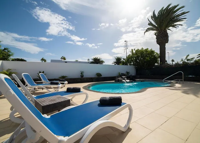 Solace Blanca Playa Blanca Stylish Comfort Prime Location Вилла Яйса