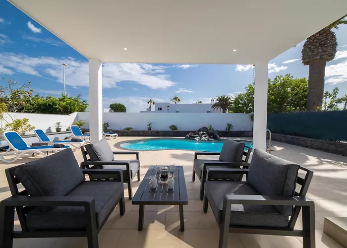 Вилла Solace Blanca Playa Blanca Stylish Comfort Prime Location